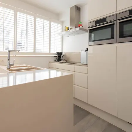 Сasa de vacaciones Holiday Home In Ostend Near Beach Promenade Ostende