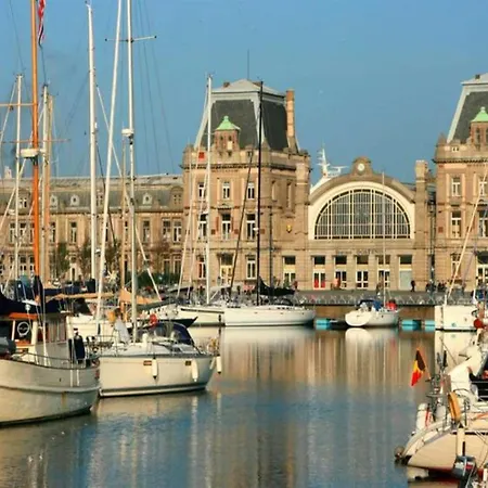 Holiday Home In Ostend Near Beach Promenade Сasa de vacaciones *