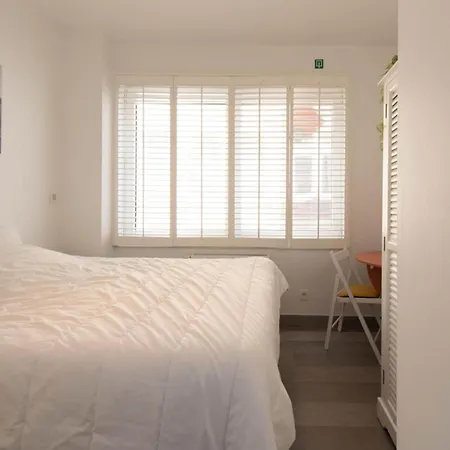 Сasa de vacaciones Holiday Home In Ostend Near Beach Promenade *