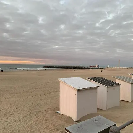 Сasa de vacaciones Holiday Home In Ostend Near Beach Promenade